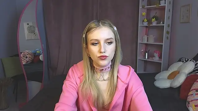 Snapshot of KissChristie__ chatting on 2, 12, 2025 KissChristie online show from 2, 12, 2025