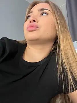 Snapshot of MilaRaven chatting on 28, 11, 2025 MilaRaven online show from 28, 11, 2025