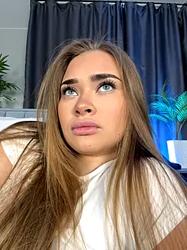 Snapshot of MilaRaven chatting on 15, 12, 2025 MilaRaven online show from 15, 12, 2025