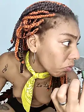 Snapshot of leona_sumiza chatting on 31, 10, 2025 leona sumiza online show from 31, 10, 2025