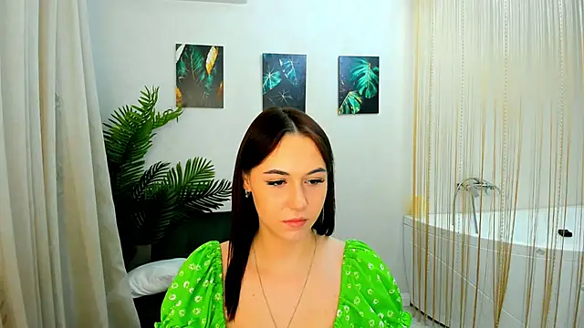 MakeYoueHappy online show from 1, 12, 2025