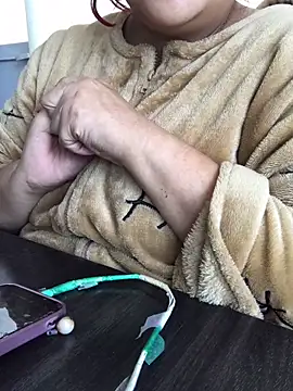 Snapshot of Evil_kitty6 chatting on 11, 11, 2025 Evil kitty6 online show from 11, 11, 2025