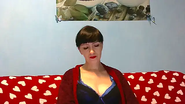 Snapshot of IffetLove42 chatting on 18, 11, 2025 IffetLove42 online show from 18, 11, 2025