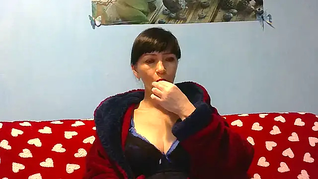 Snapshot of IffetLove42 chatting on 5, 12, 2025 IffetLove42 online show from 5, 12, 2025