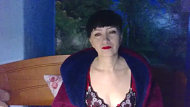 Snapshot of IffetLove42 chatting on 6, 2, 2026 IffetLove42 online show from 6, 2, 2026