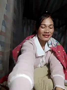 Snapshot of doggy-00 chatting on 14, 12, 2025 doggy-00 online show from 14, 12, 2025