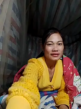 Snapshot of doggy-00 chatting on 15, 12, 2025 doggy-00 online show from 15, 12, 2025