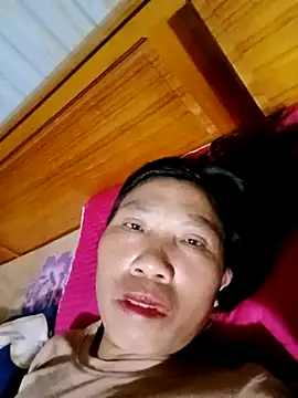 Snapshot of bella-la chatting on 29, 10, 2025 bella-la online show from 29, 10, 2025