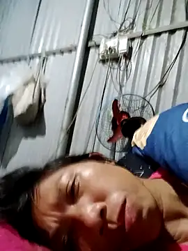 Snapshot of bella-la chatting on 30, 10, 2025 bella-la online show from 30, 10, 2025