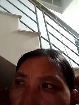 Snapshot of bella-la chatting on 5, 11, 2025 bella-la online show from 5, 11, 2025