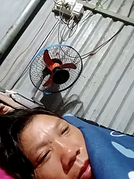 Snapshot of bella-la chatting on 13, 11, 2025 bella-la online show from 13, 11, 2025