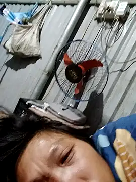 Snapshot of bella-la chatting on 21, 12, 2025 bella-la online show from 21, 12, 2025