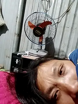 Snapshot of bella-la chatting on 22, 12, 2025 bella-la online show from 22, 12, 2025