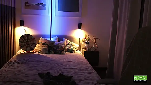 Snapshot of girl_u_never_met chatting on 8, 11, 2025 girl u never met online show from 8, 11, 2025