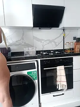 Snapshot of Sweet_xxBuse chatting on 21, 12, 2025 Sweet xxBuse online show from 21, 12, 2025