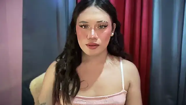 Snapshot of untouchable_mia chatting on 17, 11, 2025 untouchable mia online show from 17, 11, 2025