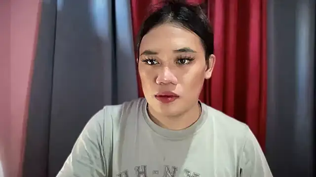 Snapshot of untouchable_mia chatting on 20, 11, 2025 untouchable mia online show from 20, 11, 2025