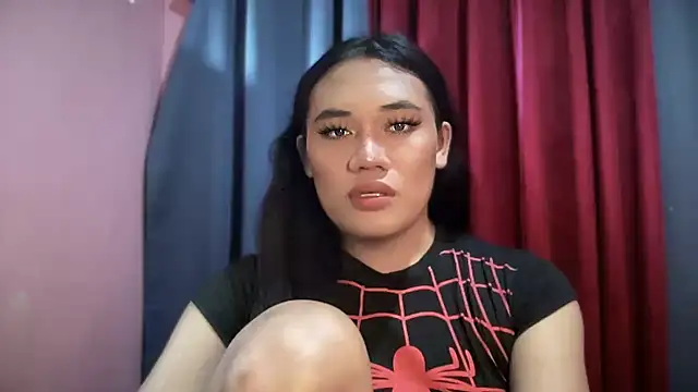 Snapshot of untouchable_mia chatting on 21, 11, 2025 untouchable mia online show from 21, 11, 2025