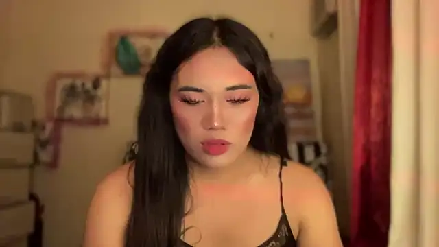 Snapshot of untouchable_mia chatting on 2, 12, 2025 untouchable mia online show from 2, 12, 2025