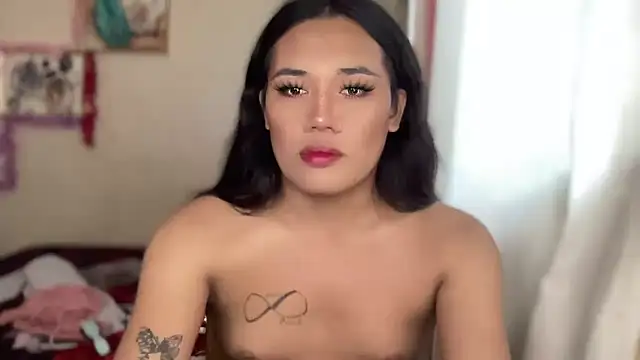 Snapshot of untouchable_mia chatting on 18, 12, 2025 untouchable mia online show from 18, 12, 2025