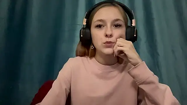 Snapshot of HOTBellakle chatting on 4, 11, 2025 HOTBellakle online show from 4, 11, 2025