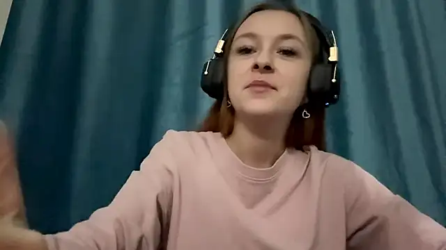 Snapshot of HOTBellakle chatting on 11, 11, 2025 HOTBellakle online show from 11, 11, 2025