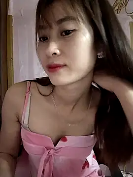 Snapshot of Em_xinh01 chatting on 5, 5, 2026 Em xinh01 online show from 5, 5, 2026