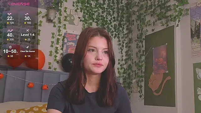 Snapshot of Sophie_fawn chatting on 31, 10, 2025 Sophie fawn online show from 31, 10, 2025