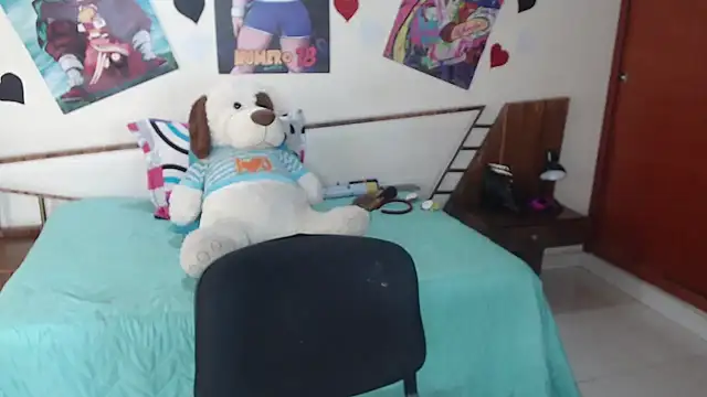 Snapshot of EmmilyConnor chatting on 5, 12, 2025 EmmilyConnor online show from 5, 12, 2025