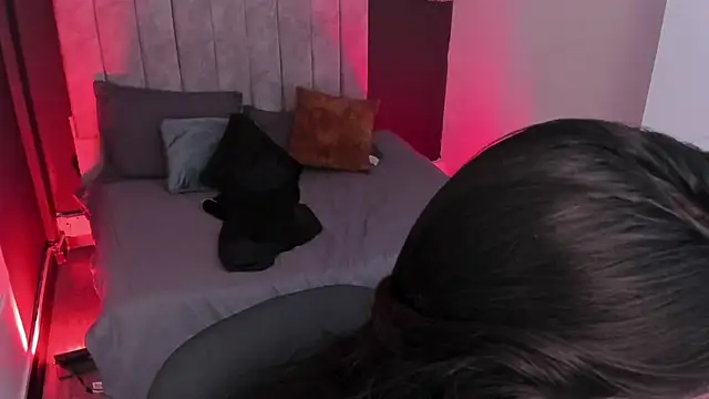 mia jagger online show from 3, 4, 2026