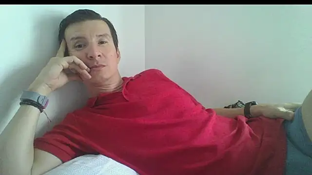 Snapshot of carliesexyman chatting on 14, 11, 2025 carliesexyman online show from 14, 11, 2025