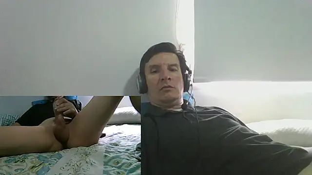 Snapshot of carliesexyman chatting on 30, 11, 2025 carliesexyman online show from 30, 11, 2025