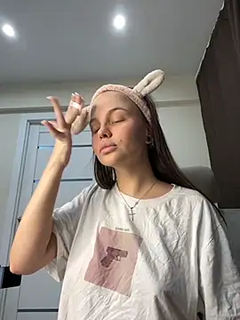 Snapshot of KissMeSashaPlz chatting on 31, 10, 2025 KissMeSashaPlz online show from 31, 10, 2025