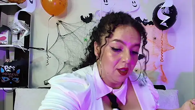 Snapshot of Natasha_Amber chatting on 31, 10, 2025 Natasha Amber online show from 31, 10, 2025