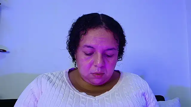 Snapshot of Natasha_Amber chatting on 5, 11, 2025 Natasha Amber online show from 5, 11, 2025