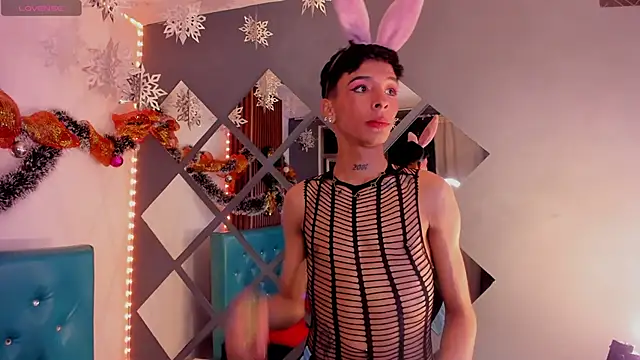 Snapshot of Max_Steell chatting on 28, 11, 2025 Max Steell online show from 28, 11, 2025