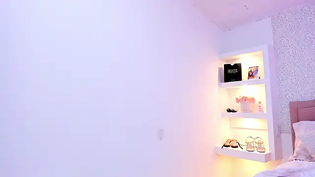 Snapshot of KatieBoison chatting on 10, 11, 2025 KatieBoison online show from 10, 11, 2025