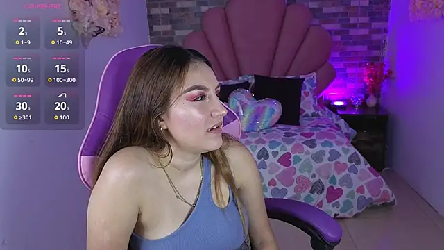 Snapshot of Adrimaretti chatting on 28, 10, 2025 Adrimaretti online show from 28, 10, 2025