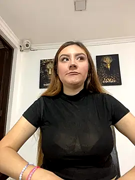 Snapshot of Adrimaretti chatting on 5, 11, 2025 Adrimaretti online show from 5, 11, 2025