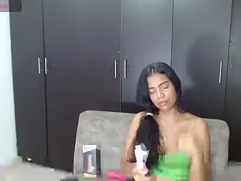 Snapshot of NandyKiss chatting on 12, 11, 2025 NandyKiss online show from 12, 11, 2025