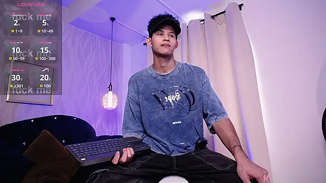 KamiSuarez online show from 10, 2, 2026