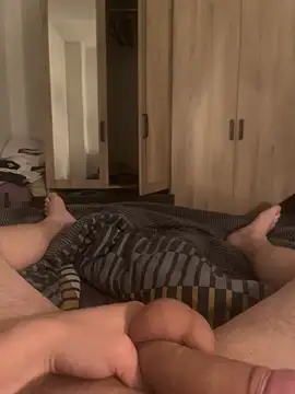 Snapshot of Secret954 chatting on 9, 11, 2025 Secret954 online show from 9, 11, 2025