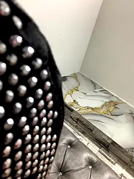 Snapshot of Kim_Luna1 chatting on 14, 12, 2025 Kim Luna1 online show from 14, 12, 2025