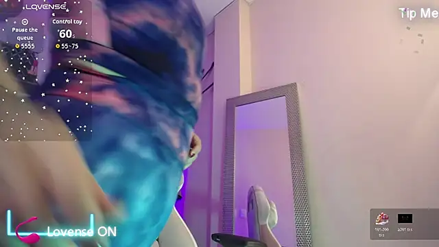 Snapshot of Alana_x_ chatting on 2, 11, 2025 Alana x online show from 2, 11, 2025