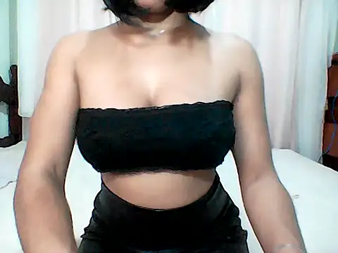 HotGiirl2025 online show from 18, 11, 2025