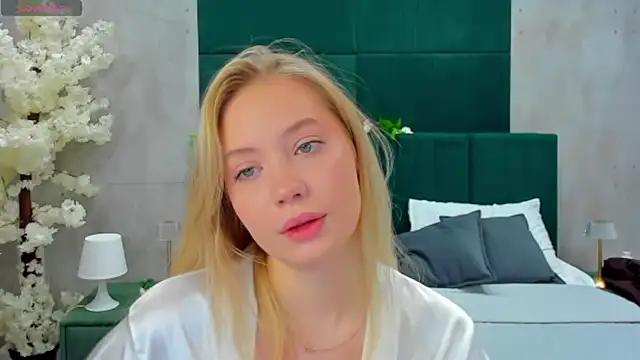 Snapshot of Melanie_Ryer chatting on 18, 11, 2025 Melanie Ryer online show from 18, 11, 2025