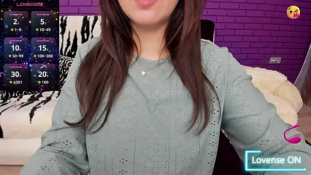 Snapshot of GlowMimi chatting on 4, 12, 2025 GlowMimi online show from 4, 12, 2025