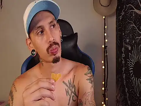 Snapshot of mateos6_6 chatting on 13, 11, 2025 mateos6 6 online show from 13, 11, 2025