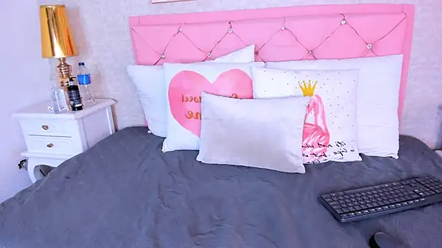 scarlett thompson 7 online show from 9, 2, 2026