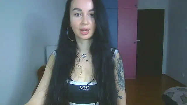 Snapshot of Kamila_Donni chatting on 6, 11, 2025 Kamila Donni online show from 6, 11, 2025